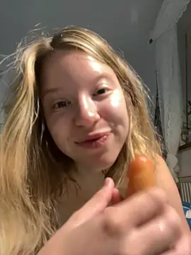 Snapshot of kimczii chatting on 07-07-26, 06:16 kimczii online show from 07-07-26, 06:16
