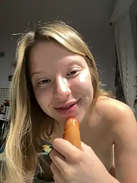 Snapshot of kimczii chatting on 07-08-26, 06:18 kimczii online show from 07-08-26, 06:18