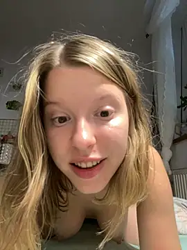 Snapshot of kimczii chatting on 07-28-26, 11:17 kimczii online show from 07-28-26, 11:17