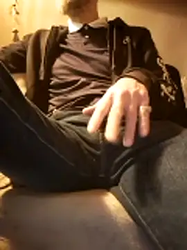 eddouxxx78 online show from 11-28-25, 07:05