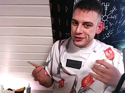 Snapshot of Youngtimer_1997 chatting on 02-20-26, 08:49 Youngtimer 1997 online show from 02-20-26, 08:49