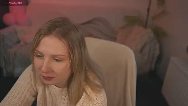 Snapshot of _Killer_Smile_ chatting on 02-14-25, 10:59 Killer Smile online show from 02-14-25, 10:59