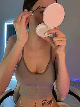 julia fly online show from 03-20-26, 10:20