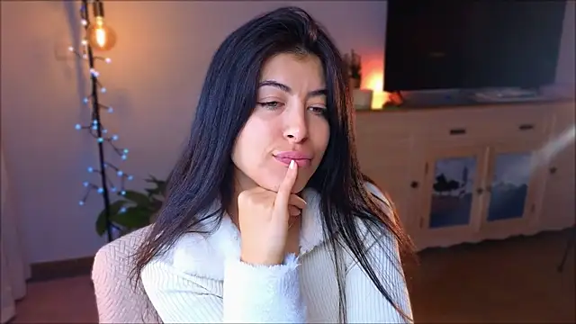 Snapshot of anabelcurvy chatting on 12-09-24, 08:33 anabelcurvy online show from 12-09-24, 08:33