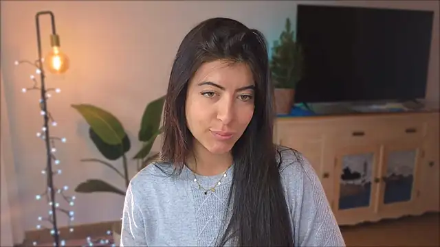 Snapshot of anabelcurvy chatting on 12-20-24, 01:22 anabelcurvy online show from 12-20-24, 01:22