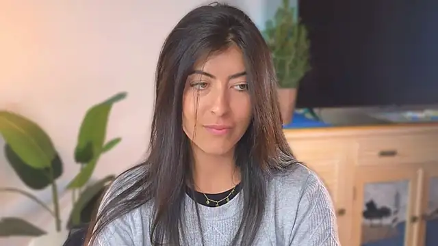 Snapshot of anabelcurvy chatting on 12-20-24, 04:25 anabelcurvy online show from 12-20-24, 04:25