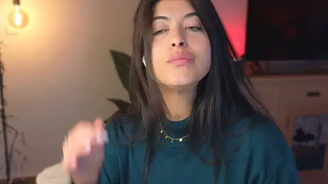 Snapshot of anabelcurvy chatting on 12-21-24, 07:27 anabelcurvy online show from 12-21-24, 07:27