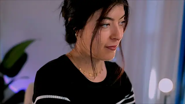 Snapshot of anabelcurvy chatting on 01-02-25, 02:13 anabelcurvy online show from 01-02-25, 02:13