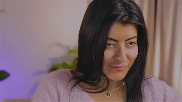 Snapshot of anabelcurvy chatting on 02-13-25, 10:22 anabelcurvy online show from 02-13-25, 10:22