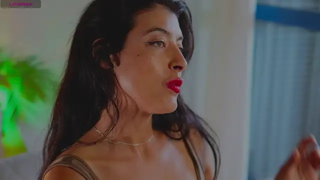 Snapshot of anabelcurvy chatting on 10-23-25, 12:59 anabelcurvy online show from 10-23-25, 12:59