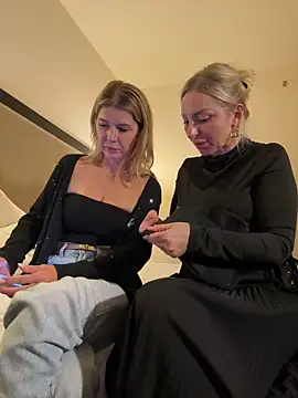 Snapshot of Allys chatting on 01-17-25, 04:47 Allys online show from 01-17-25, 04:47