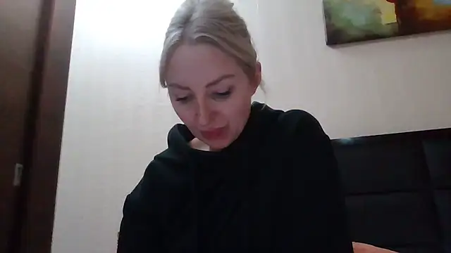 Snapshot of Allys chatting on 01-24-25, 03:45 Allys online show from 01-24-25, 03:45