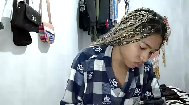 angelamarie1 online show from 02-05-25, 12:06