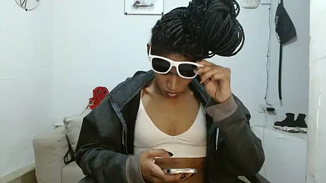 angelamarie1 online show from 07-04-26, 05:02