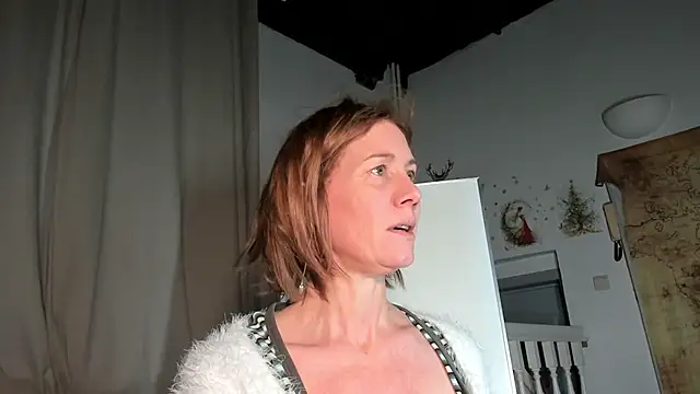 Lola Belgium online show from 02-05-25, 04:36