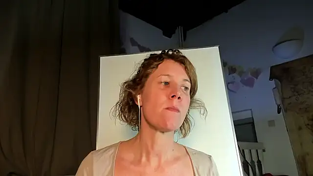 Lola Belgium online show from 03-08-25, 06:26