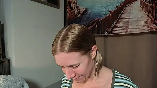 Lola Belgium online show from 04-29-26, 04:22