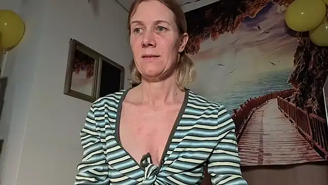 Lola Belgium online show from 04-29-26, 05:30