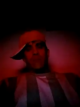 Snapshot of LarryCapija chatting on 11-04-25, 04:11 LarryCapija online show from 11-04-25, 04:11