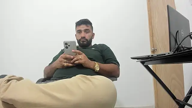 Snapshot of isearchcompany chatting on 10-28-25, 01:42 isearchcompany online show from 10-28-25, 01:42