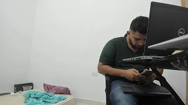 Snapshot of isearchcompany chatting on 12-16-25, 02:33 isearchcompany online show from 12-16-25, 02:33