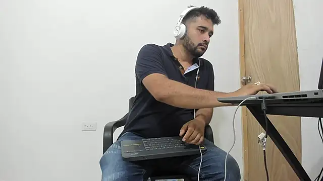 Snapshot of isearchcompany chatting on 12-20-25, 08:27 isearchcompany online show from 12-20-25, 08:27