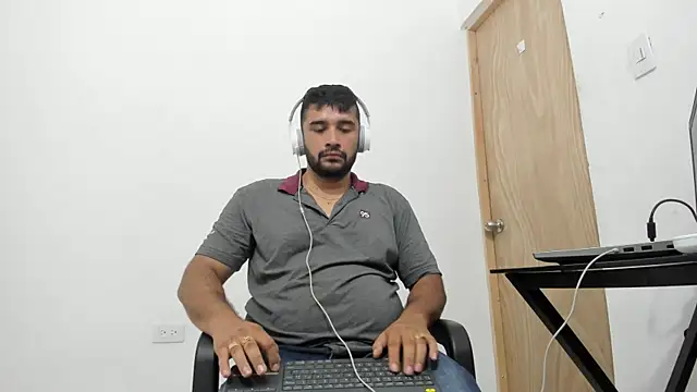 Snapshot of isearchcompany chatting on 12-21-25, 05:31 isearchcompany online show from 12-21-25, 05:31