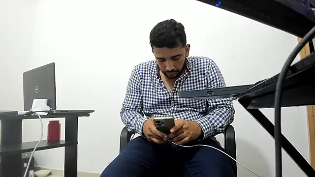 Snapshot of isearchcompany chatting on 01-15-26, 01:43 isearchcompany online show from 01-15-26, 01:43