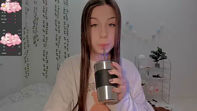 Snapshot of Mary_tiim chatting on 02-04-25, 05:34 Mary tiim online show from 02-04-25, 05:34
