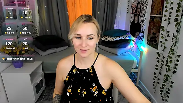 Snapshot of Karinella_x chatting on 03-03-25, 12:15 Karinella x online show from 03-03-25, 12:15