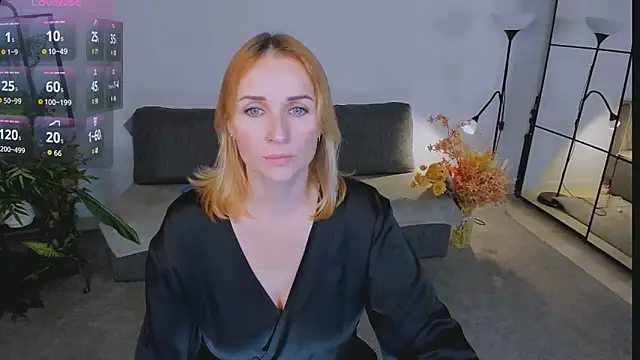 Snapshot of Karinella_x chatting on 11-15-25, 09:43 Karinella x online show from 11-15-25, 09:43