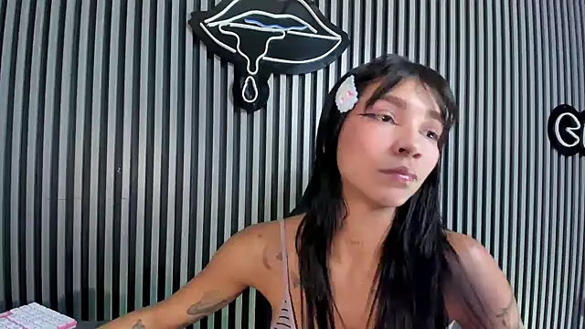 LauraAristizabal online show from 02-26-25, 04:14