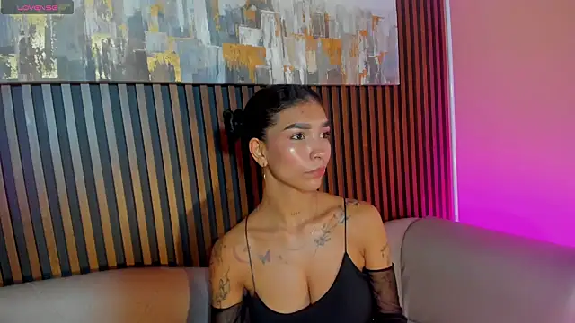 LauraAristizabal online show from 03-21-26, 12:43