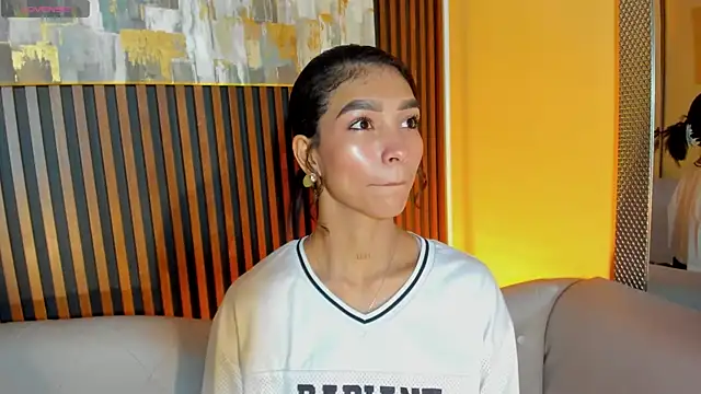 LauraAristizabal online show from 03-25-26, 12:33