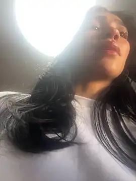 LauraAristizabal online show from 06-04-26, 12:00