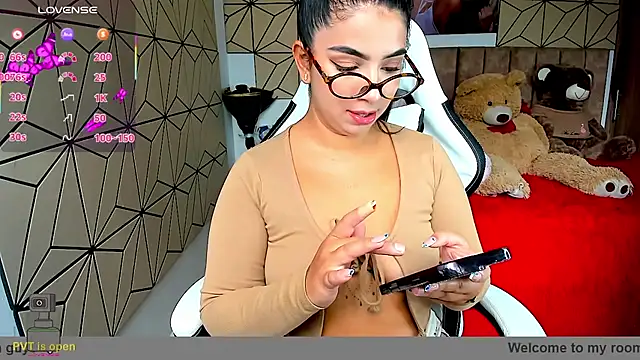 Snapshot of vane_lopez_ chatting on 11-19-25, 06:19 vane lopez online show from 11-19-25, 06:19