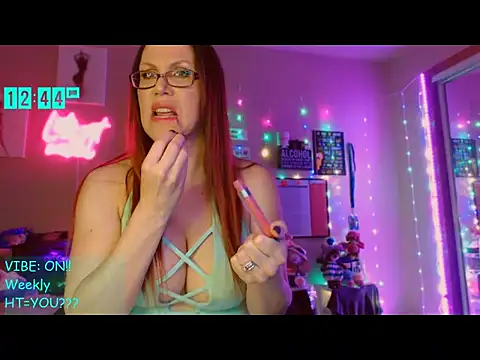EmmaIsHere online show from 06-25-26, 06:45