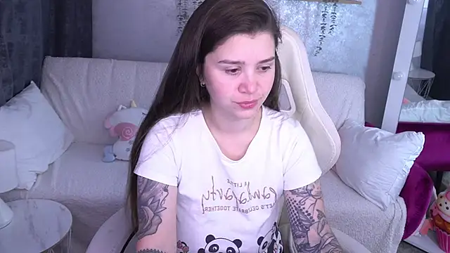 AmellyMilly online show from 10-18-25, 05:43