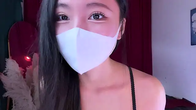 Snapshot of alaia-EDP chatting on 11-14-25, 04:28 alaia-EDP online show from 11-14-25, 04:28