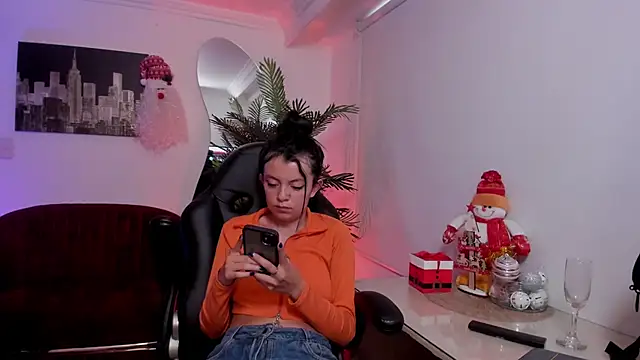 Meghan320 online show from 12-31-24, 06:13