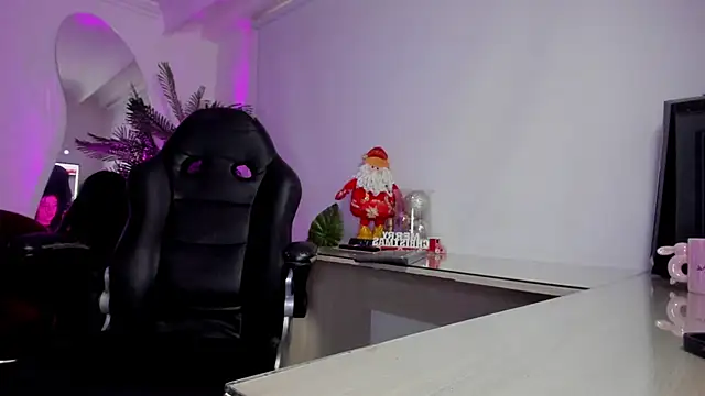 Meghan320 online show from 12-02-25, 11:37