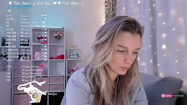 Snapshot of Karamelsw_ chatting on 01-18-25, 10:39 Karamelsw online show from 01-18-25, 10:39