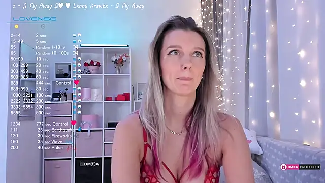 Snapshot of Karamelsw_ chatting on 02-13-25, 08:55 Karamelsw online show from 02-13-25, 08:55