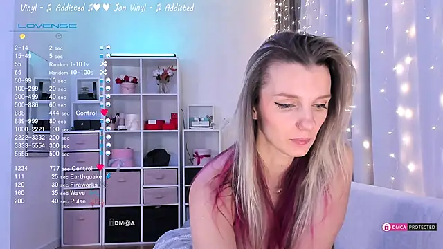 Snapshot of Karamelsw_ chatting on 03-03-25, 02:47 Karamelsw online show from 03-03-25, 02:47