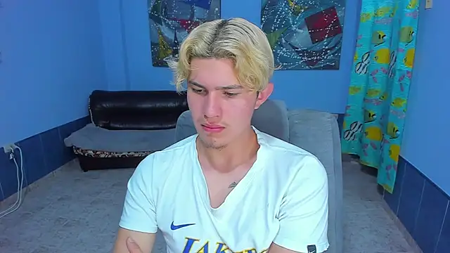 Snapshot of patrik_027 chatting on 10-26-25, 05:52 patrik 027 online show from 10-26-25, 05:52