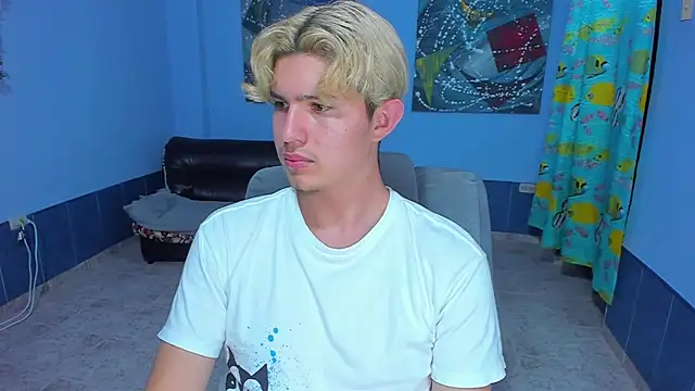 Snapshot of patrik_027 chatting on 10-28-25, 07:34 patrik 027 online show from 10-28-25, 07:34