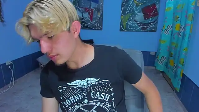 Snapshot of patrik_027 chatting on 10-29-25, 07:48 patrik 027 online show from 10-29-25, 07:48