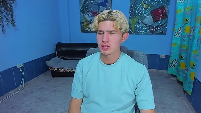 Snapshot of patrik_027 chatting on 11-01-25, 04:36 patrik 027 online show from 11-01-25, 04:36