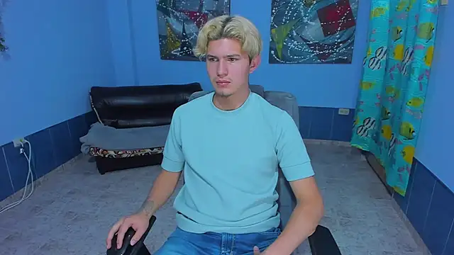 Snapshot of patrik_027 chatting on 11-04-25, 08:02 patrik 027 online show from 11-04-25, 08:02