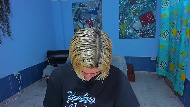 Snapshot of patrik_027 chatting on 11-09-25, 03:16 patrik 027 online show from 11-09-25, 03:16